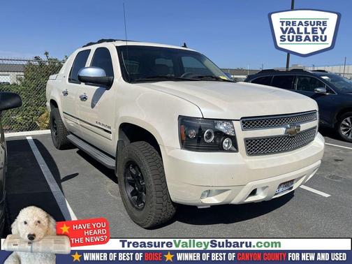 White Diamond Tricoat 2011 Chevrolet Avalanche 1500 LTZ