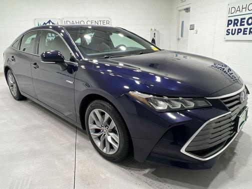 2021 Toyota Avalon Hybrid XLE Plus