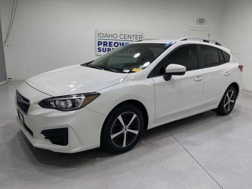 Crystal White Pearl 2019 Subaru Impreza 2.0i Premium