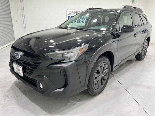 Crystal Black Silica 2025 Subaru Outback Onyx Edition