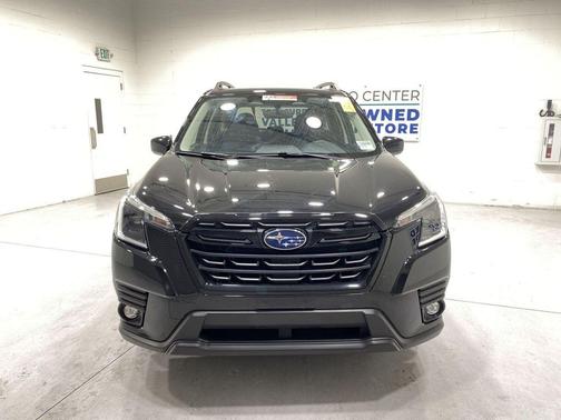 Crystal Black Silica 2024 Subaru Forester Premium