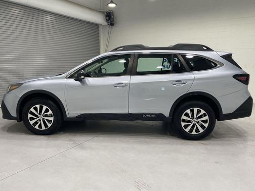 Ice Silver Metallic 2020 Subaru Outback Base