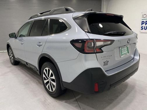 Ice Silver Metallic 2021 Subaru Outback Premium