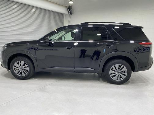 Super Black 2025 Nissan Pathfinder SV 4WD