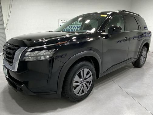 Super Black 2025 Nissan Pathfinder SV 4WD