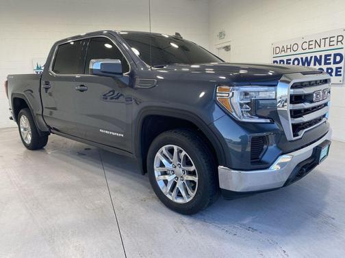 Dark Sky Metallic 2022 GMC Sierra 1500 SLE