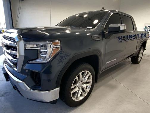 Dark Sky Metallic 2022 GMC Sierra 1500 SLE