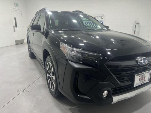Crystal Black Silica 2025 Subaru Outback Limited XT