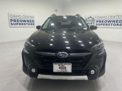 Crystal Black Silica 2025 Subaru Outback Limited XT