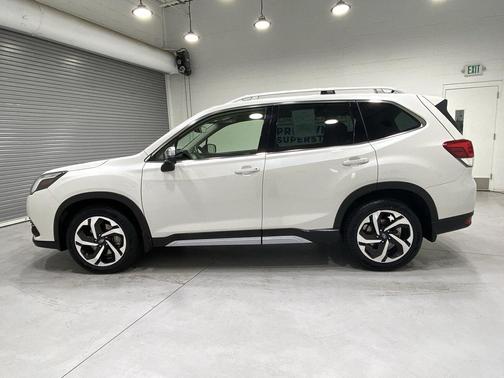 Crystal White Pearl 2023 Subaru Forester Touring