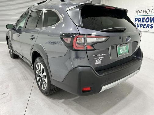 Magnetite Gray Metallic 2025 Subaru Outback Limited XT