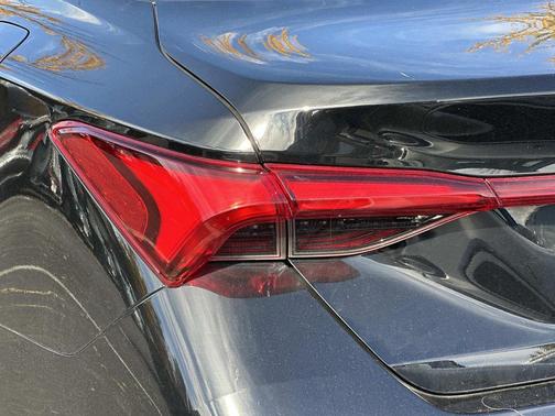 2019 Toyota Avalon XLE