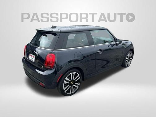 MINI Yours Enigmatic Black Metallic 2024 MINI Hardtop Cooper S