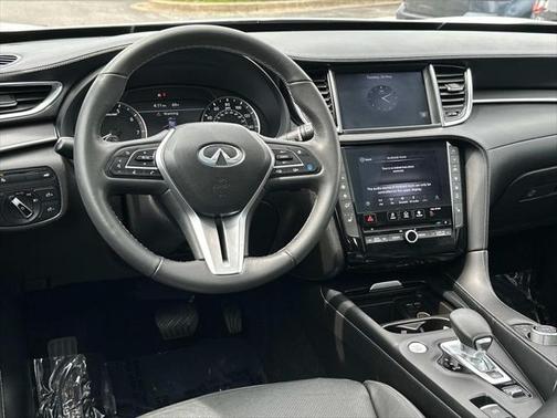 2022 INFINITI QX50 LUXE AWD
