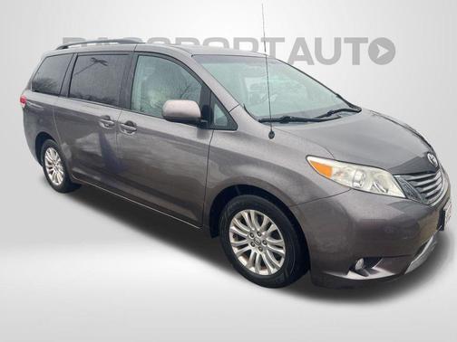 2013 Toyota Sienna XLE