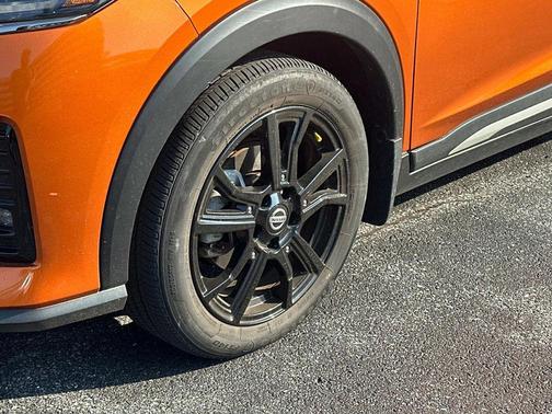 2021 Nissan Kicks SR