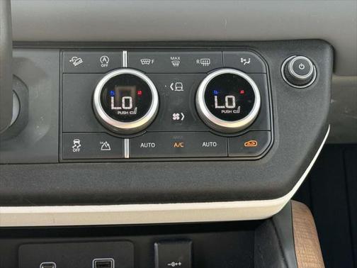 2023 Land Rover Defender 110 SE