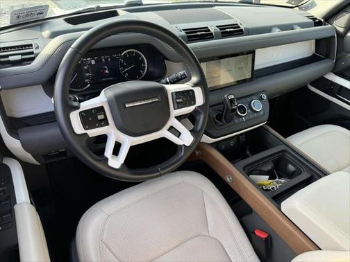 2023 Land Rover Defender 110 SE