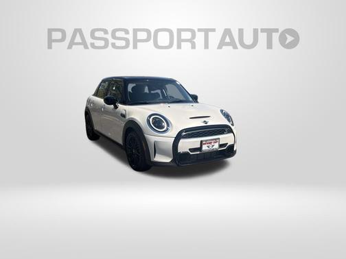 Nanuq White Metallic 2023 MINI Hardtop Cooper S
