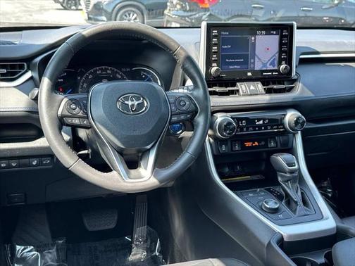 2020 Toyota RAV4 Hybrid SE