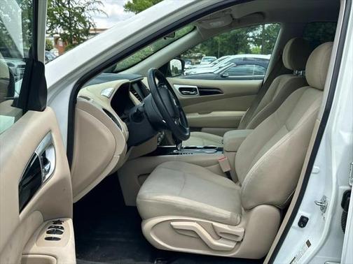 2017 Nissan Pathfinder S