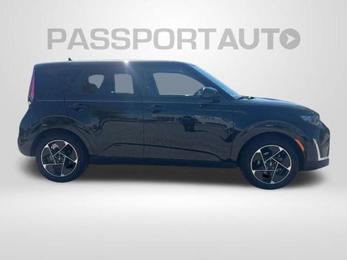 Fusion Black 2025 Kia Soul EX