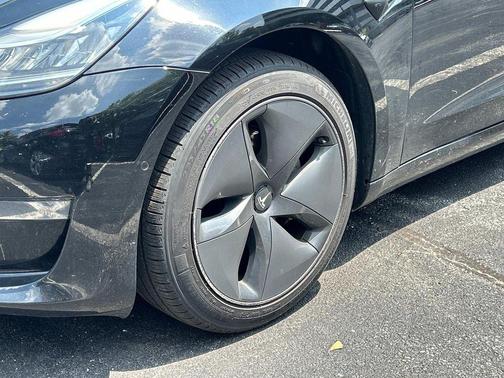 2019 Tesla Model 3 Mid Range