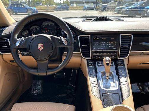 2013 Porsche Panamera 4 Platinum Edition