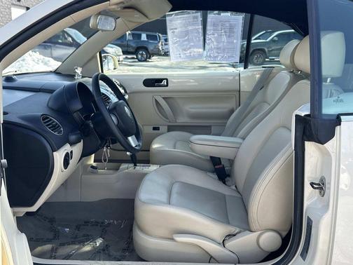 2010 Volkswagen New Beetle 2.5L