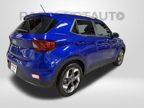 2024 Hyundai VENUE Limited