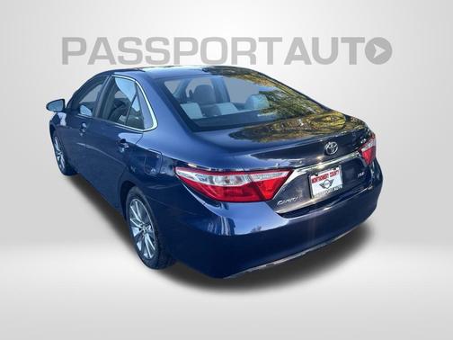 Parisian Night Pearl 2017 Toyota Camry XLE