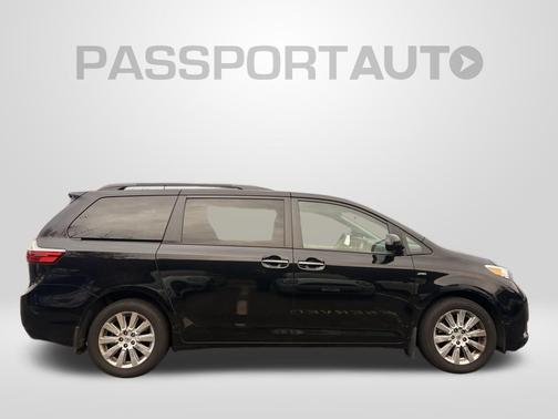 2016 Toyota Sienna XLE