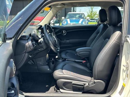 2017 MINI Hardtop Cooper