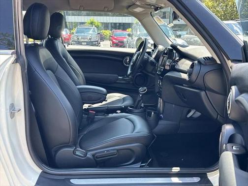 2017 MINI Hardtop Cooper