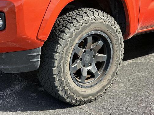 2016 Toyota Tacoma TRD Sport