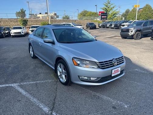 2015 Volkswagen Passat Auto SEL Premium