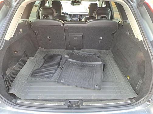 2019 Volvo XC60 T6 Momentum