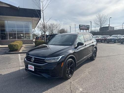 2023 Volkswagen Tiguan 2.0T SE R-Line Black