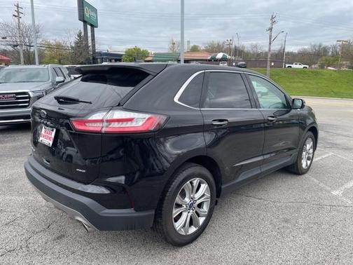 2022 Ford Edge Titanium