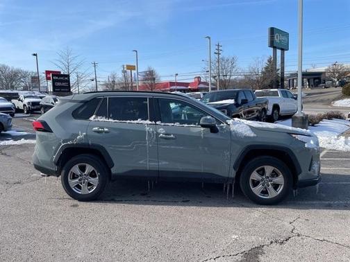 2022 Toyota RAV4 XLE