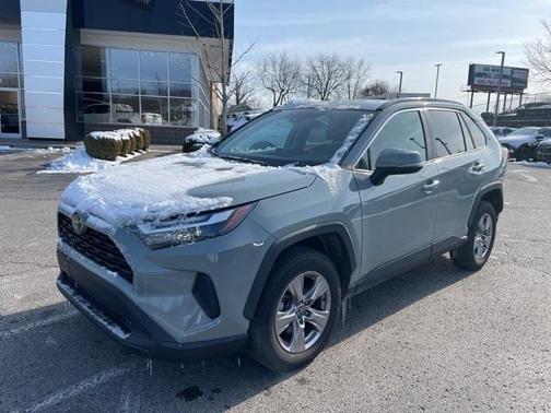 2022 Toyota RAV4 XLE