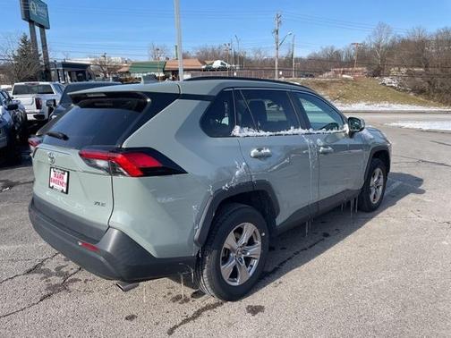 2022 Toyota RAV4 XLE