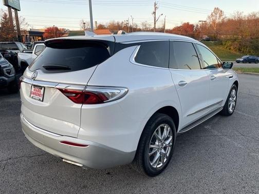 2022 Buick Enclave Essence