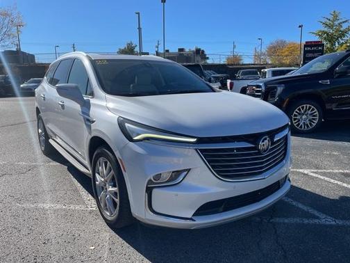 2022 Buick Enclave Essence