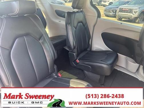 2024 Chrysler Pacifica Touring-L