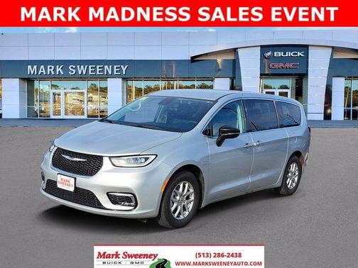 2024 Chrysler Pacifica Touring-L