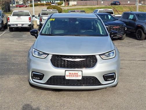 2024 Chrysler Pacifica Touring-L