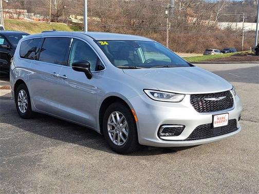 2024 Chrysler Pacifica Touring-L