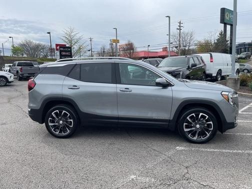 2024 GMC Terrain SLT