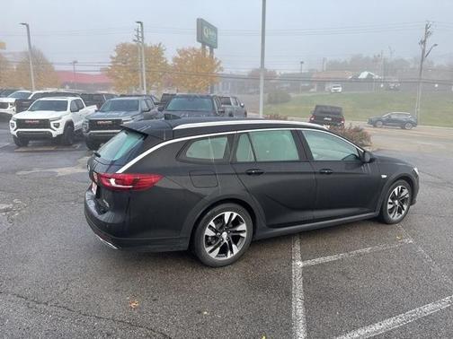 2019 Buick Regal TourX Essence